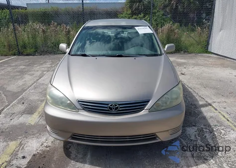 2005 Toyota Camry Le from USA, damaged, VIN 4T1BE32K95U037764